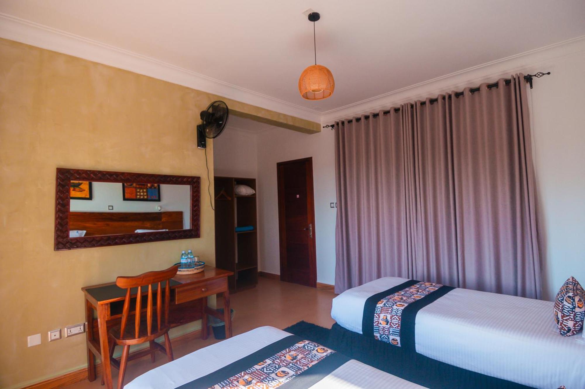The Lakeside Entebbe Exterior foto